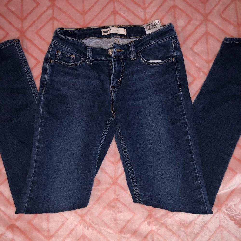 ❌SOLD❌ Dark Wash Levi’s Skinny Jeans